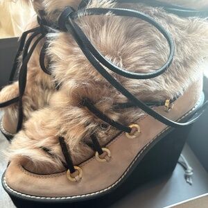 Brand new Stuart Weitzman Fur boots Sz 7.5